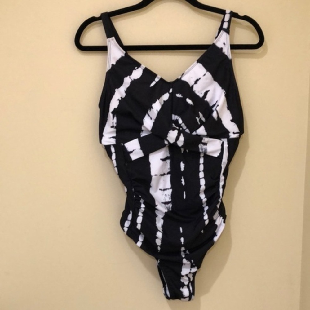 Tie-Dye One Piece Women’s Swimsuit Size XL